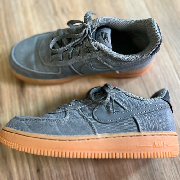Nike Other - Nike Air Force 1 LV8 size 3Y US UK 2.5 EUR 35